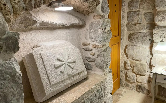 Dubrovnik Throne Suite II.