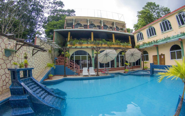 Hotel La Ribiera del Lago Peten Itza