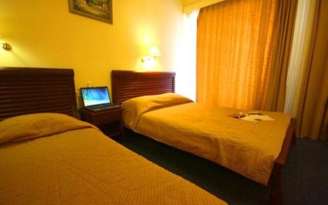 Xenia Hotel Drama