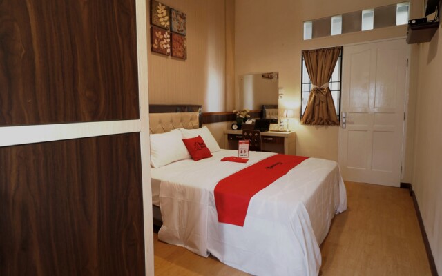 RedDoorz Plus near Universitas Sumatera Utara