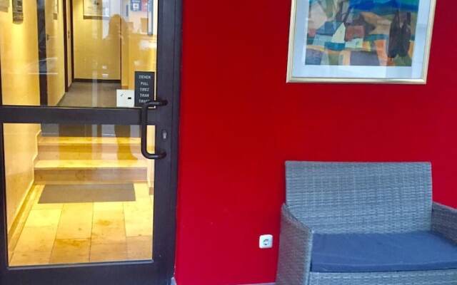 Lloyed Hotel