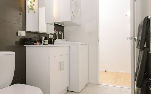 TOWNY - Penthouse with Carpark - 2 Bedrooms