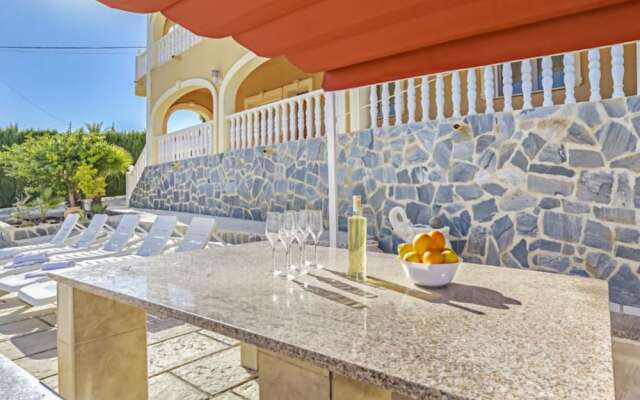 Villa 12 Bedrooms With Pool And Wifi 106430