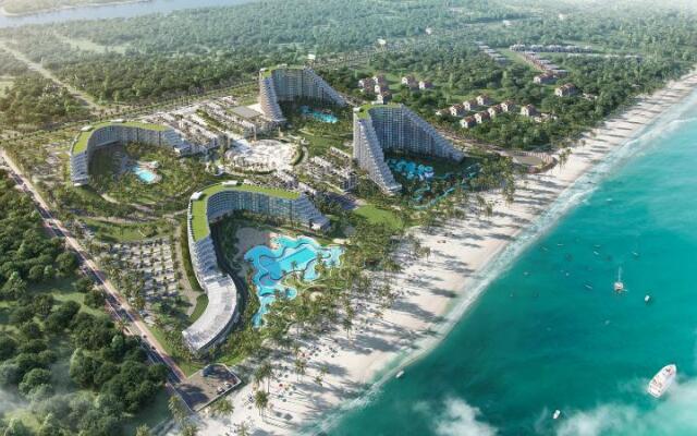 The Empyrean Cam Ranh Beach Resort