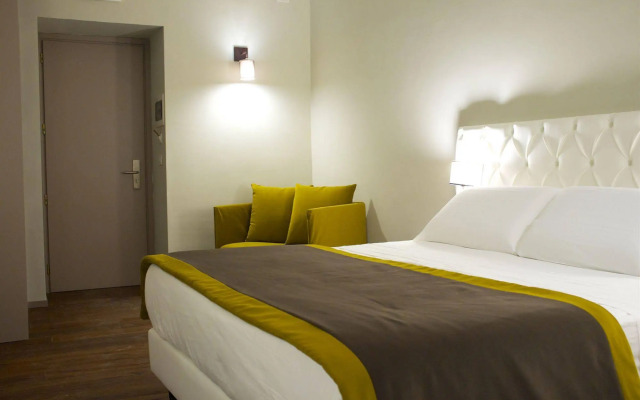 Piazza Farnese Luxury Suites
