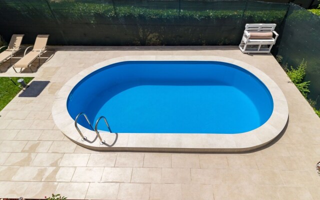 Erin Juricani in Juricani