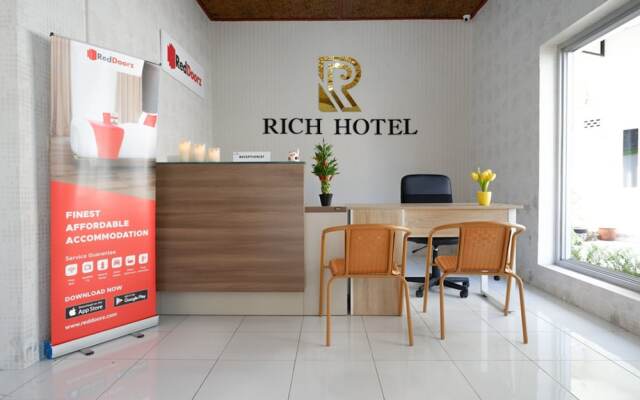 Rich Hotel by RedDoorz