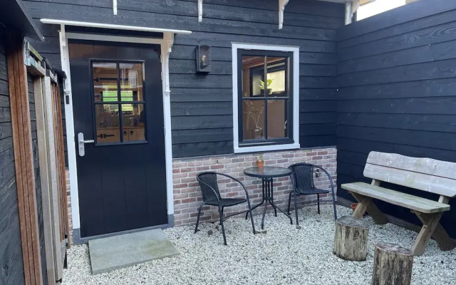 Inviting Chalet in Monnickendam With Garden