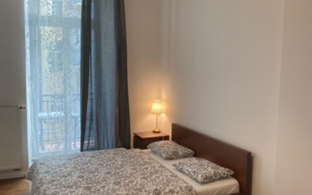 3 Bed Flat - Sleeps 10 - Pets - Smoking - Parking