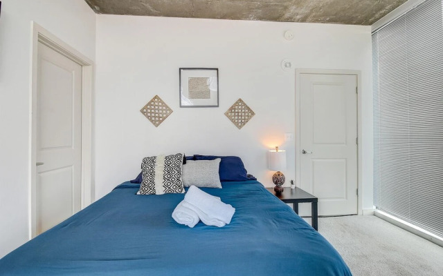 FRONTDESK Skyhouse Apts Uptown Charlotte