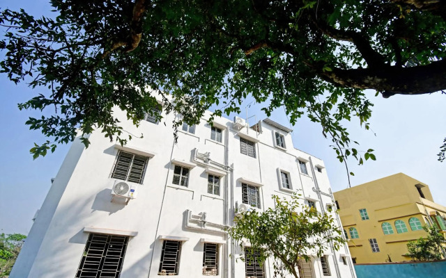 OYO 87280 Hotel Grand Eden