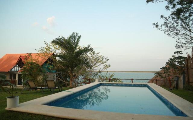 Seven Blue House Village & Lodge