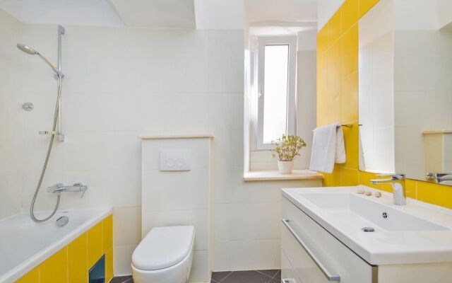 Apartment & Room Joy