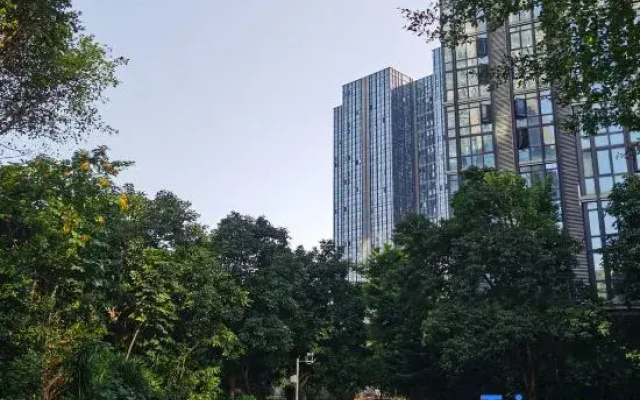 Sina International Apartment (Guangzhou Luogang Agile Plaza Shuixi Metro Station)