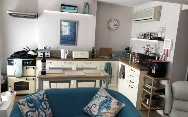 Superb Apartment With Sky Glass TV and Netflix