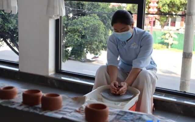 Xihan Hotel (Jianshui Ancient City Small Train Store)