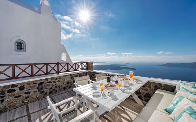 Captivating 2-bed Villa in Imerovigli, Santorini