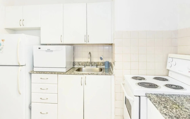 Downtown, Posh PENTHOUSE, Walk Score 95