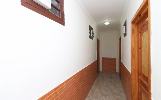 OYO 4605 Hotel Aakarsh