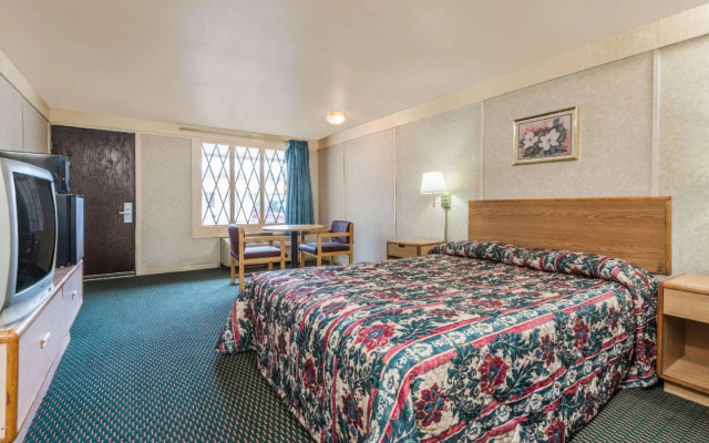 Knights Inn - Franklin, OH