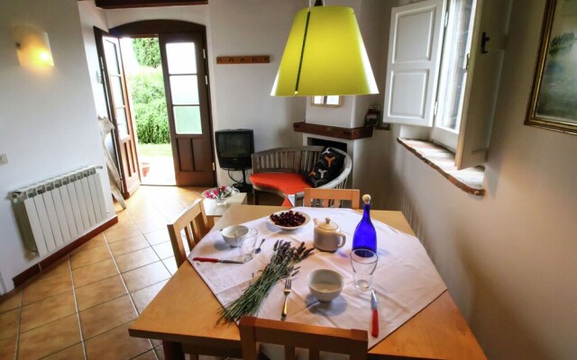 Apartment With Pool, Beautiful Surroundings