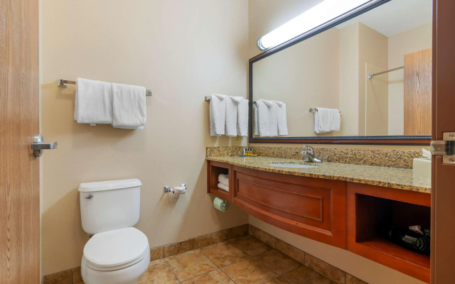 Best Western Plus Butterfield Inn