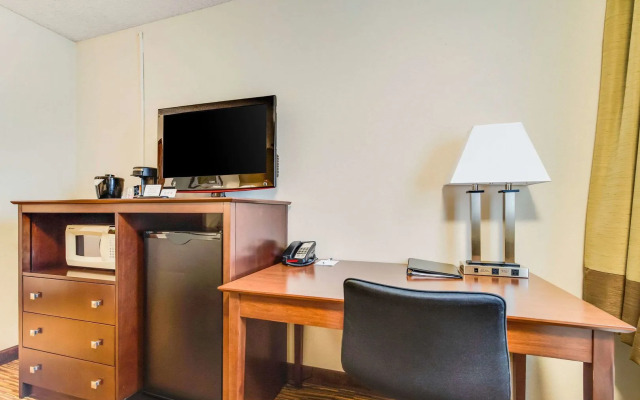 Quality Inn & Suites Lacey Olympia