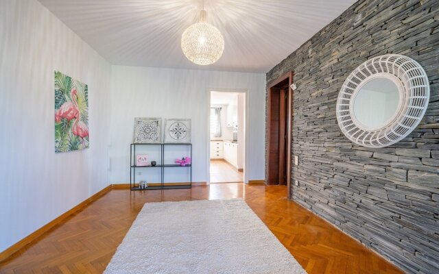 HomeHolidaysRentals Fragance Apartment
