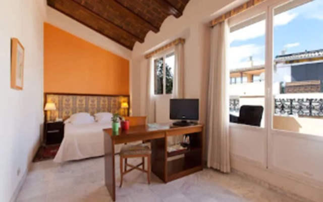 Ad Hoc Monumental Hotel