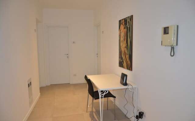 Room Center Station 2