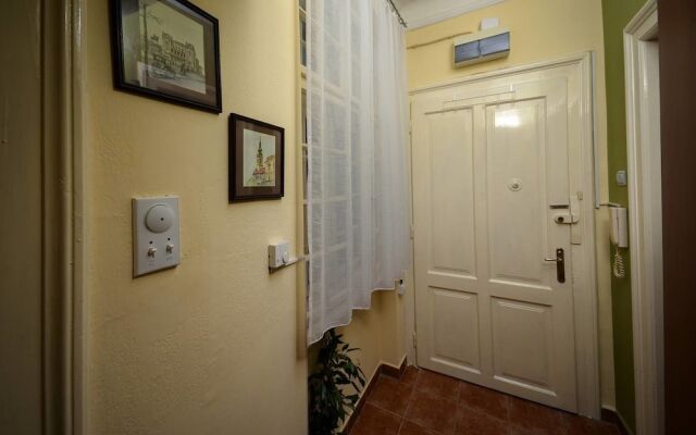Srecko Apartment
