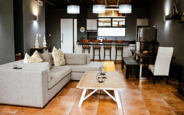 6 sleeper Luxury Condo-loft @ Point Waterfront