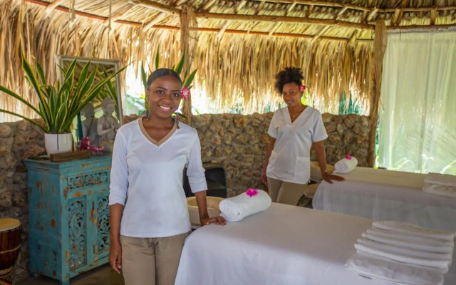 Namaste Beach Club & Hotel