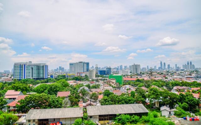 Comfort And Simple 2Br At Green Pramuka City Apartment