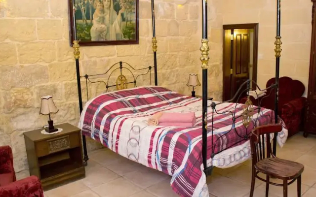 Villayana Gozitan Farmhouse with pool