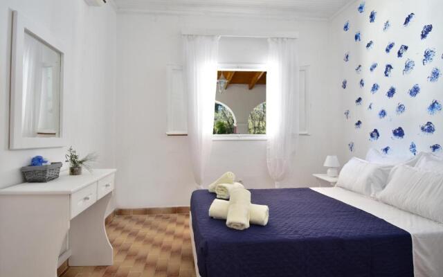 Merlyn Rooms into the nature, 100m from the beach