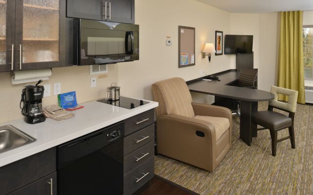 Candlewood Suites Eugene Springfield, an IHG Hotel