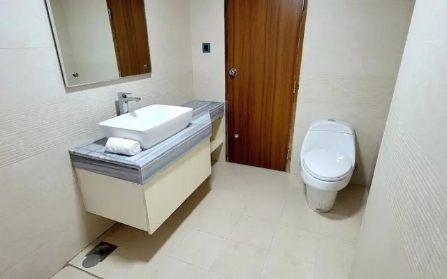 Luxurious 3-bhk Highly Secured & Close to Airport