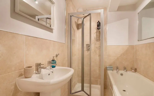 1 Bedroom Georgian Flat In New Town