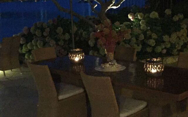 Villa Almadria Luxury Bed & Breakfast