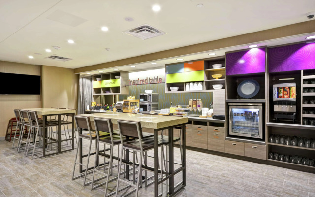 Home2 Suites by Hilton Plymouth, MN