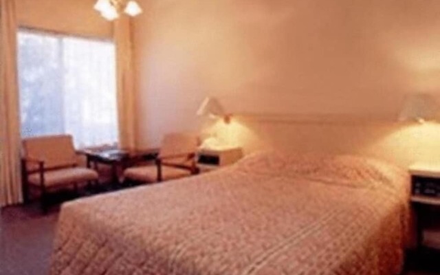 Clayton Monash Motor Inn & Serviced Apartments