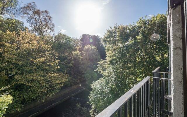 1 Bedroom Apartment by the Water of Leith