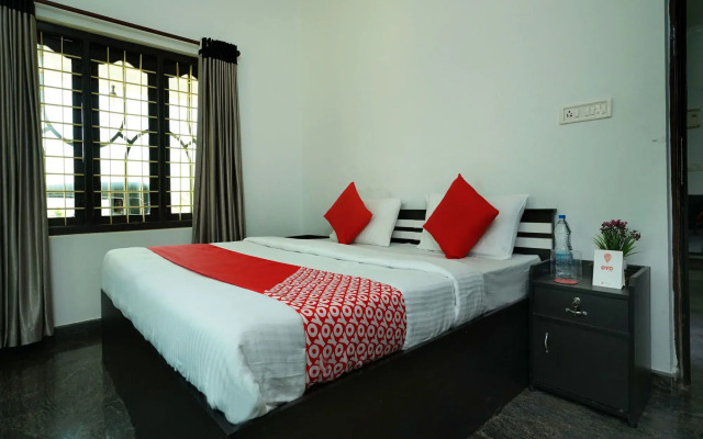 OYO 12224 Karoli Inn