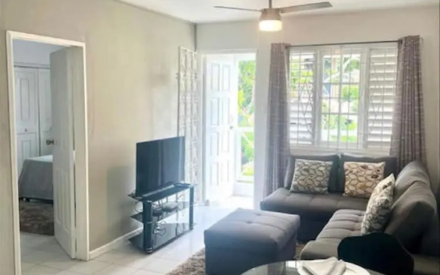 Cozy Central 1-bed Apartment in Kingston