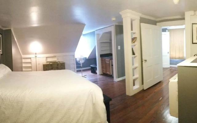 Inn At Patrick Henry's