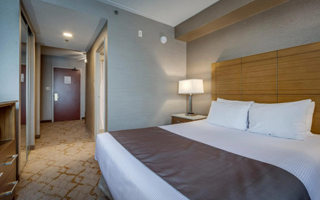 Monte Carlo Inn Vaughan Suites