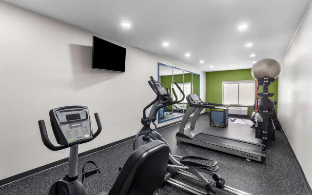 Spark by Hilton Pearland (H)