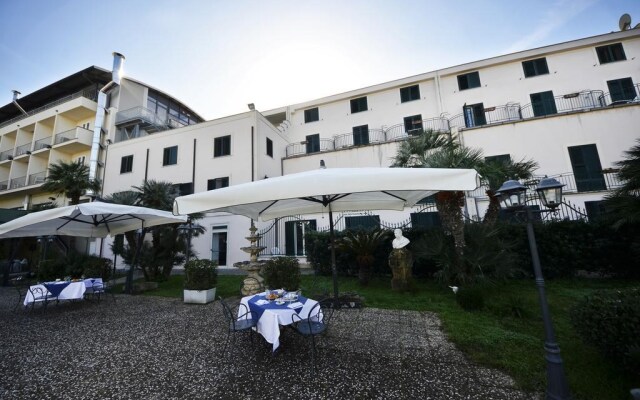 Hotel Villa D'Amato