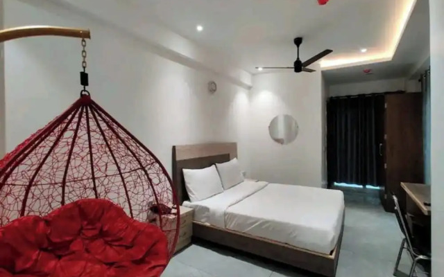 Hotel Blue Shine